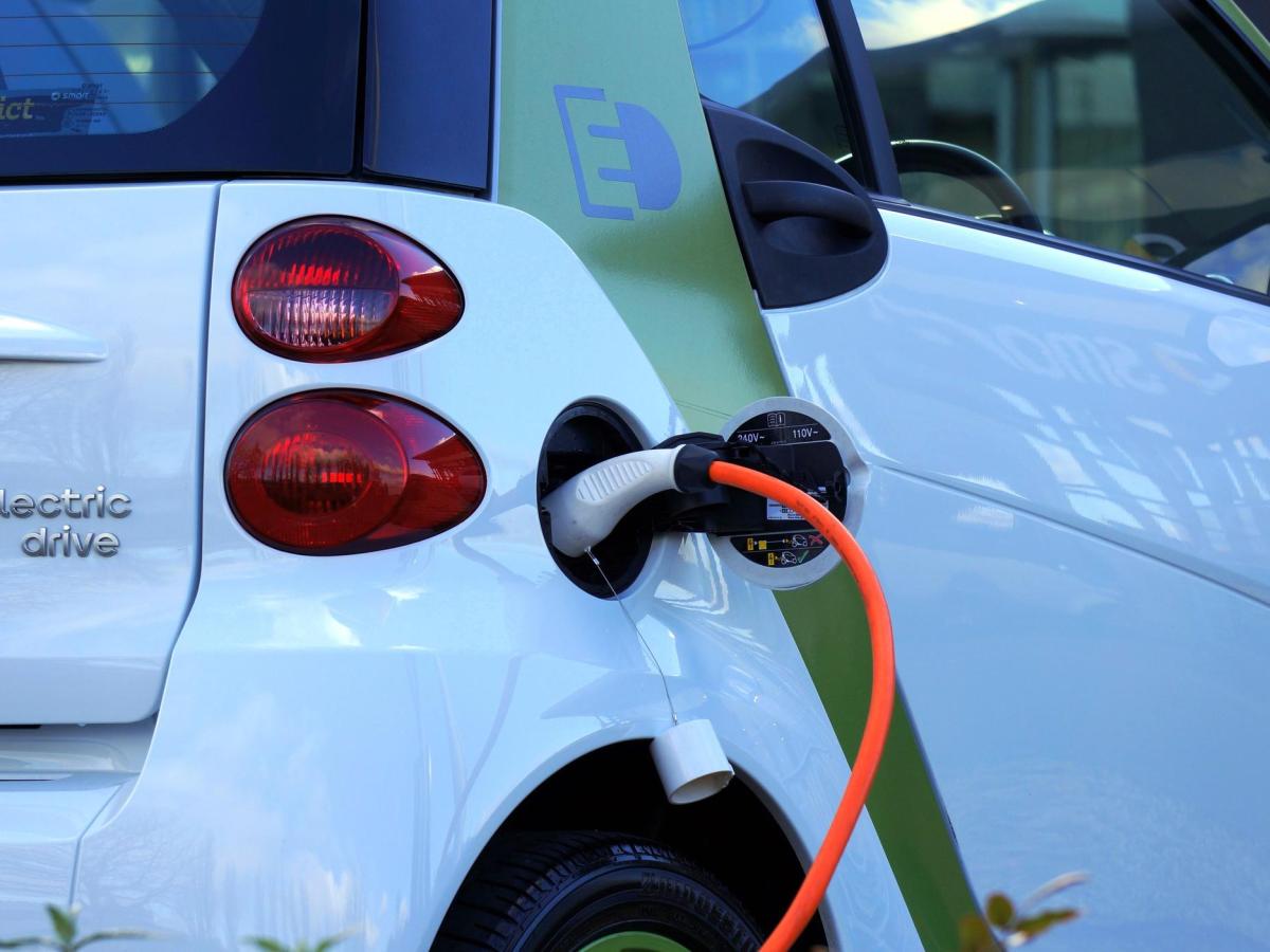 Electric car drivers to get more charging stations in Georgia