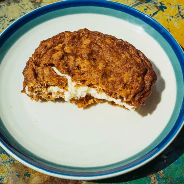 Recipe: The Daily’s oatmeal cream pies