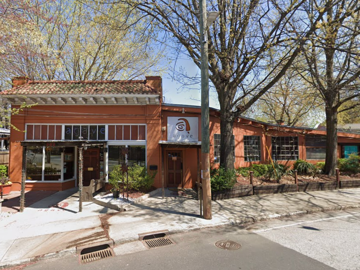 Dec. 11 Quick Bites: big restaurant closures, Mellow Mushroom’s return to Decatur, new Irish bar in South Downtown